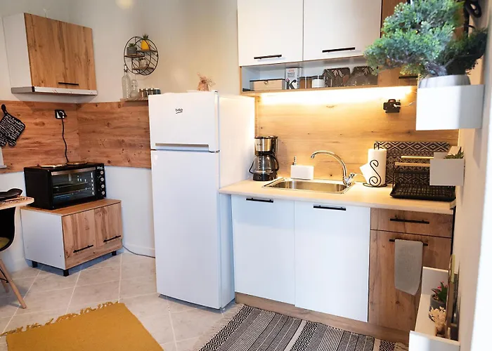 Anndora * Χαλκίδα